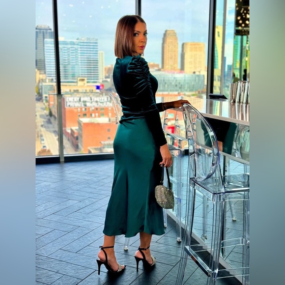 Z SUPPLY - EUROPA POLY SHEEN SKIRT SIZE S NWTS - Picture 11 of 16